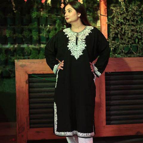 Traditional Black & White Naaldaar Aari Work Pheran