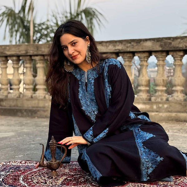 Nooré Saaz – Black & Blue Embroidered Pheran