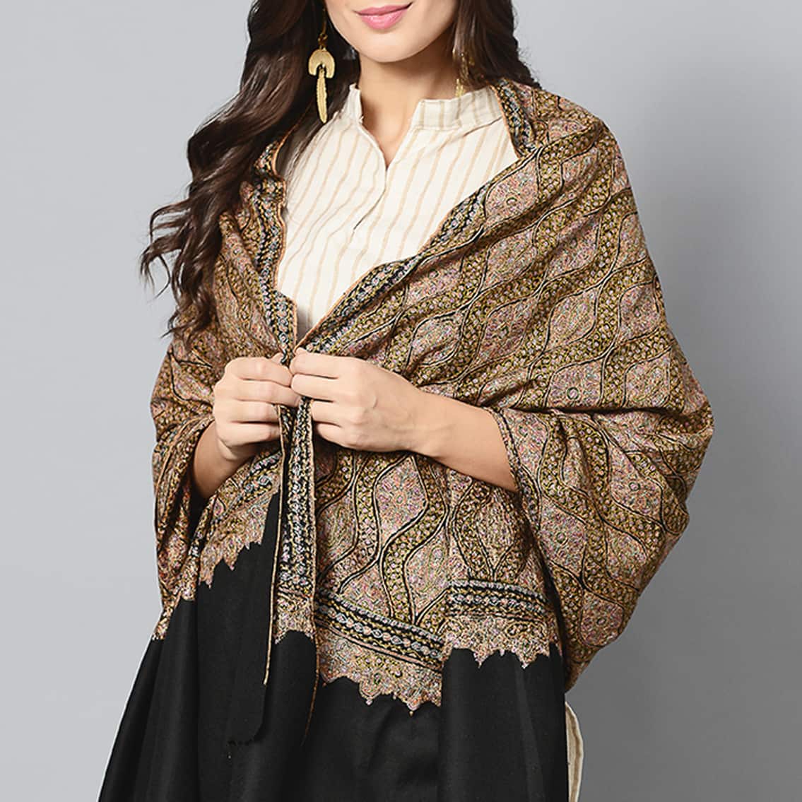 Black Hand-Embroidered Sozni Jamawar Cashmere Pashmina Shawl