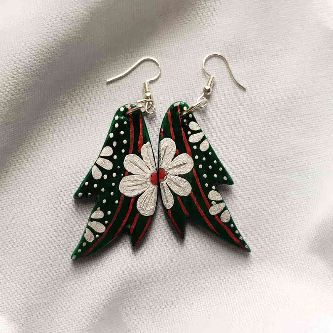 Green & White Floral Hand Painted Paper Mache Earring By Kaariigarii